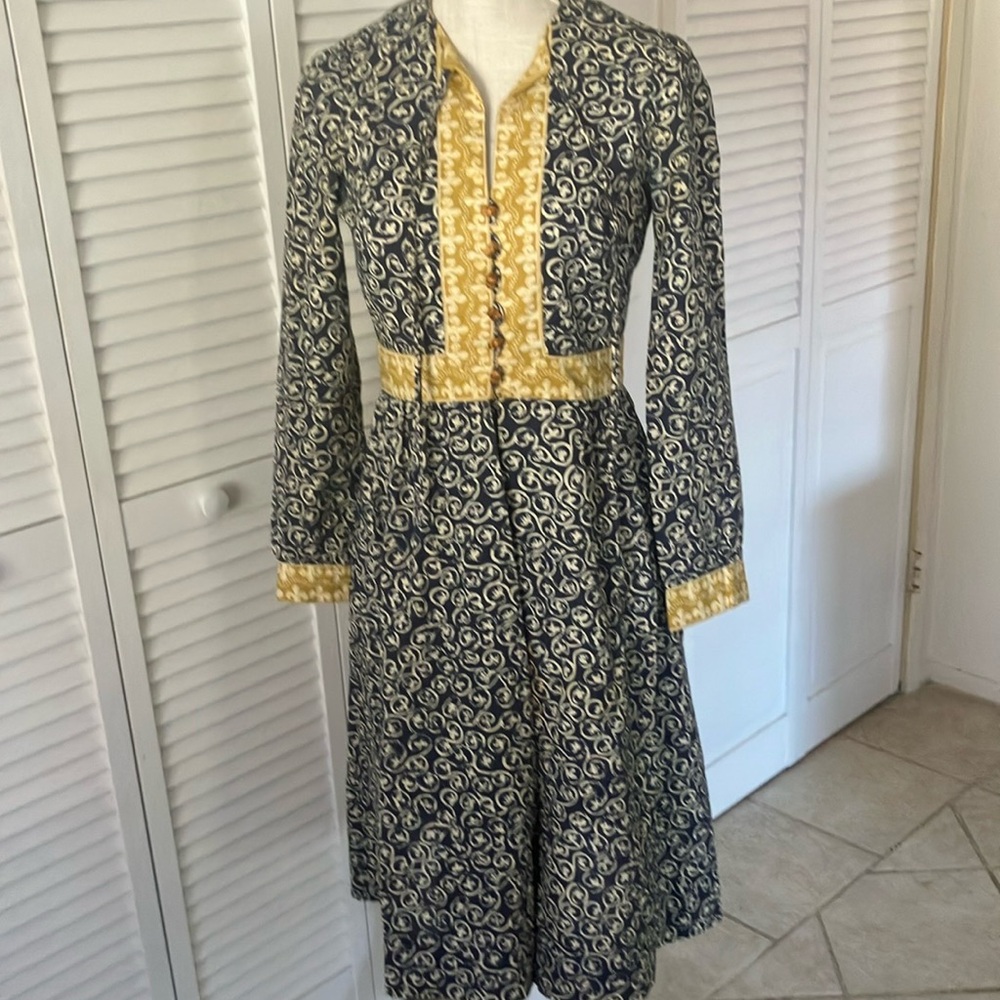 Neiman Marcus Navy and Yellow Patterned Long-Sleeve Dress